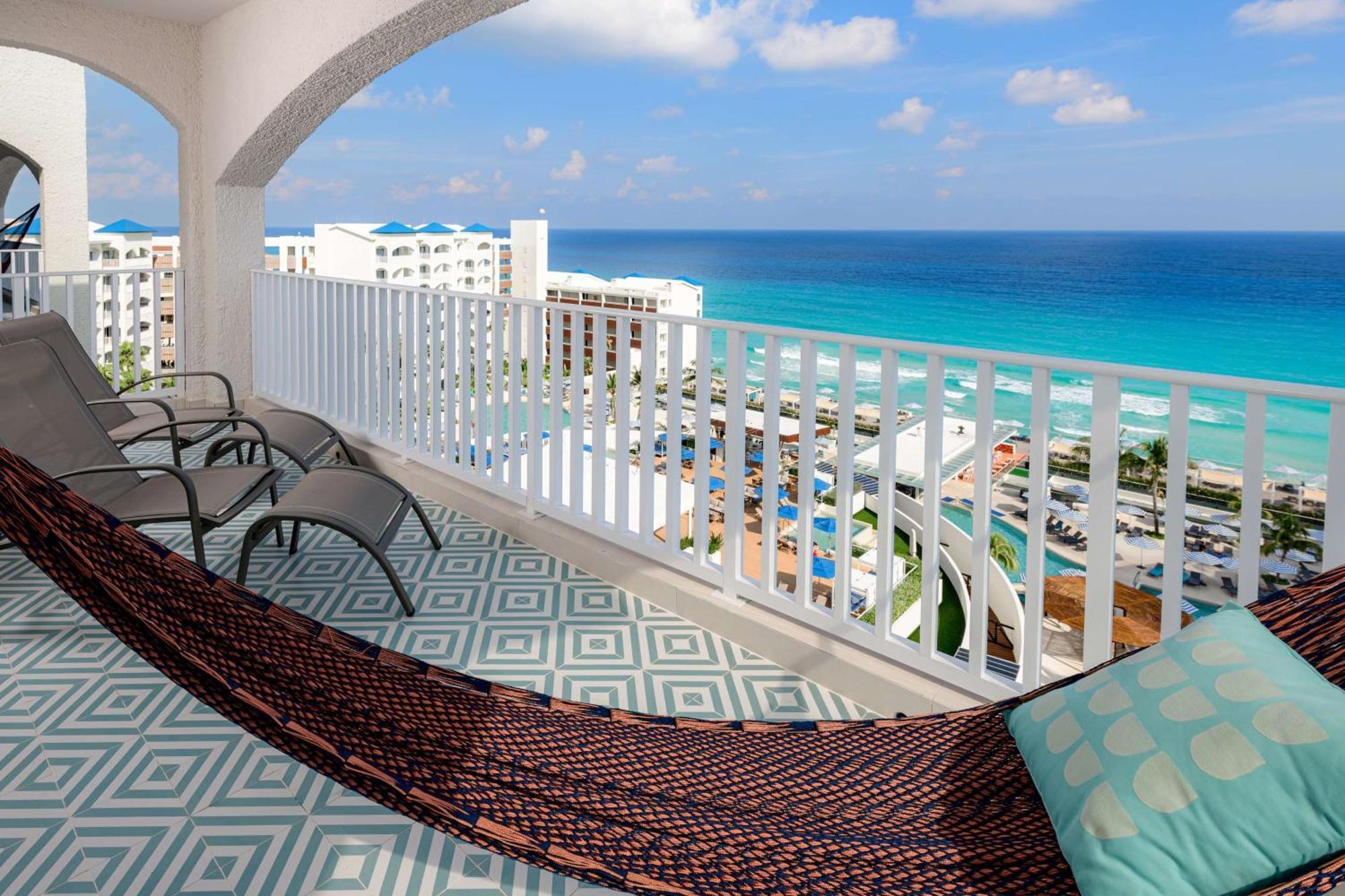 Hilton Cancun Mar Caribe All-Inclusive Resort Cancún Exterior foto